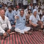 पेट्रोल छिड़कने वाले कंपनी के कर्मचारी की इलाज के दौरान मौत