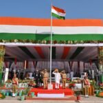 राज्य स्तरीय आयोजन में सीएम ने किया ध्वजारोहण, हजारों लोग बने साक्षी